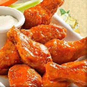 Ración De Alitas De Pollo Con Patatas